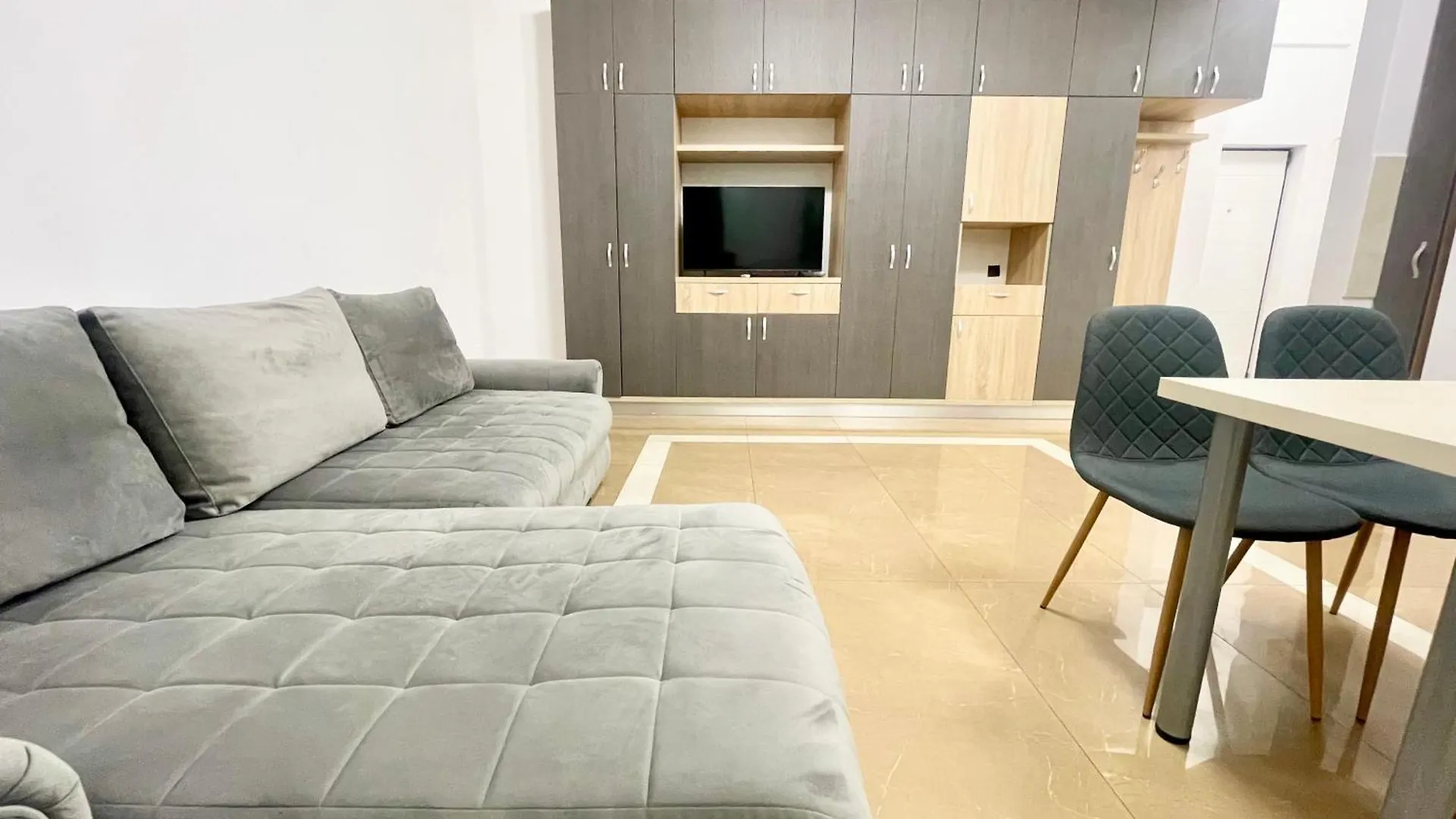 Central Adress Cd23 Bucureşti 0*,  România